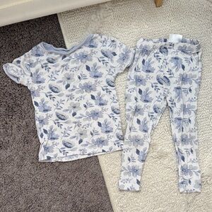 Floral Blue Girls' Pajama Set - Short Sleeve Top & Leggings
